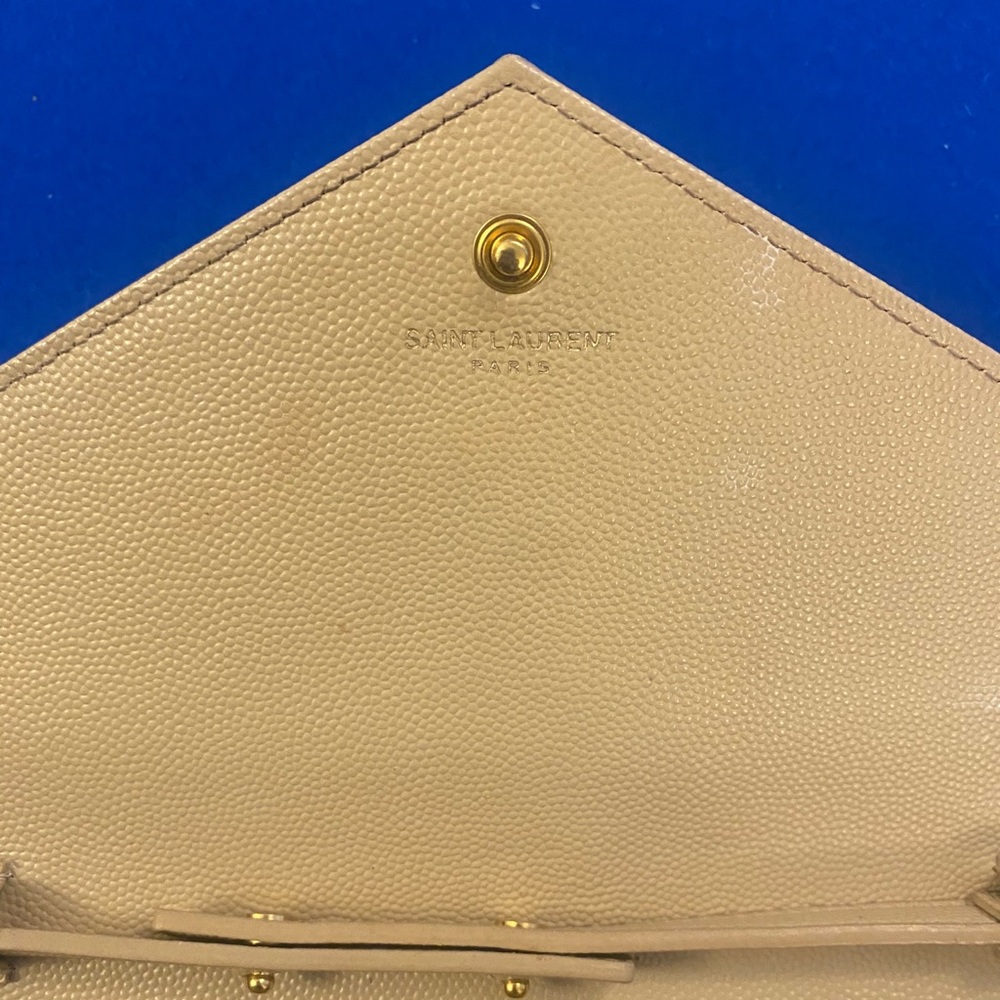 I am selling bosses YSL bag. Only worn 2 times - Picture 4 of 7